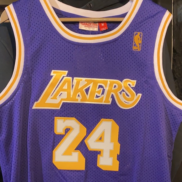 Kobe Bryant Jersey (M) 2007-2008 #24 Mitchell & Ness Authentic and Exclusive